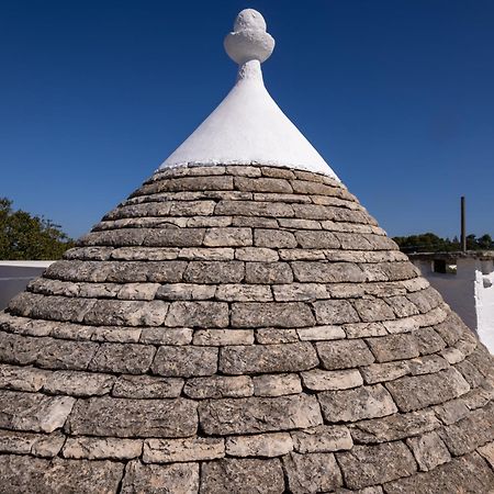 Villa With Trullo And Pool, Alberobello Exterior photo