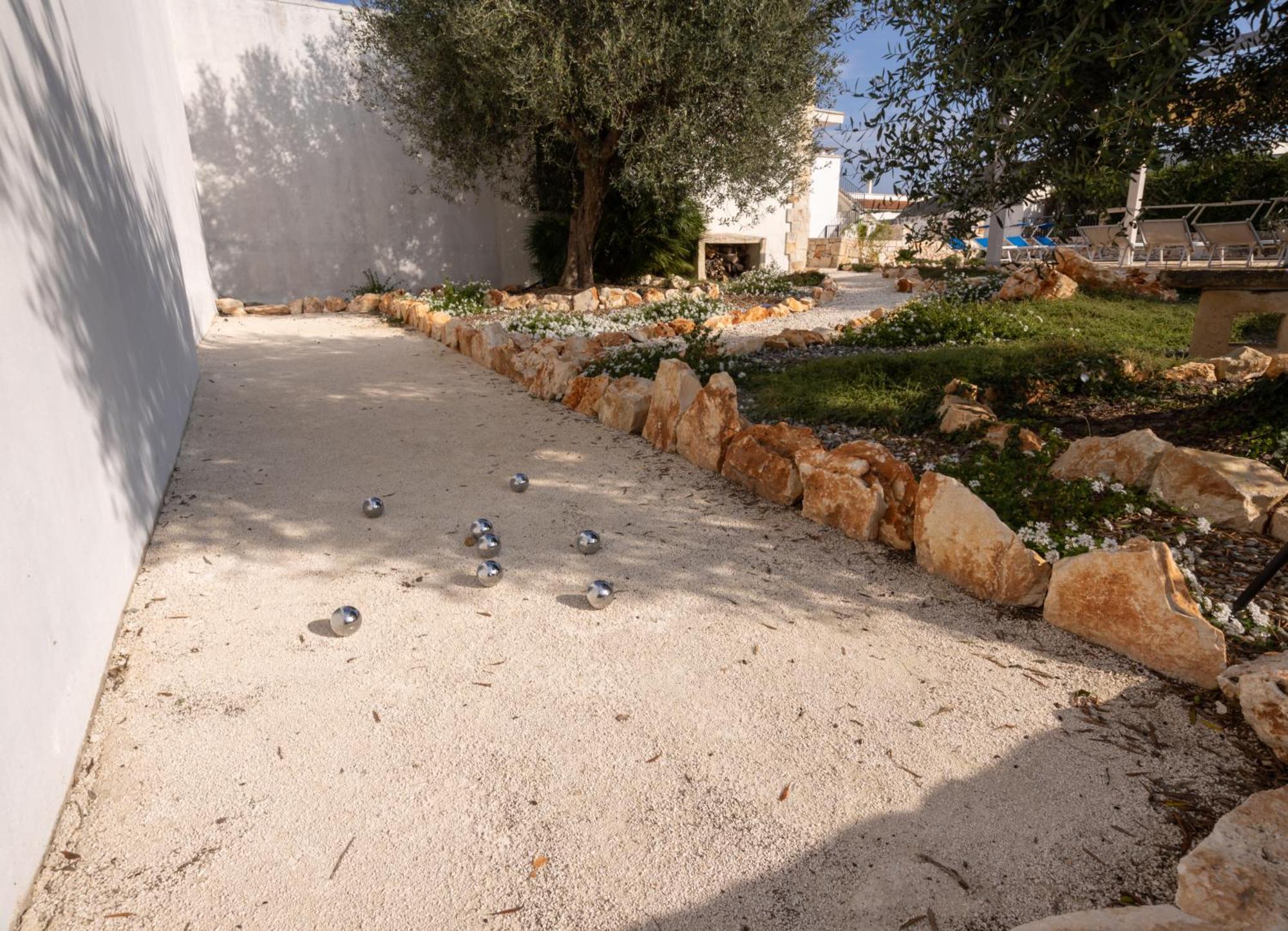Villa With Trullo And Pool, Alberobello Exterior photo